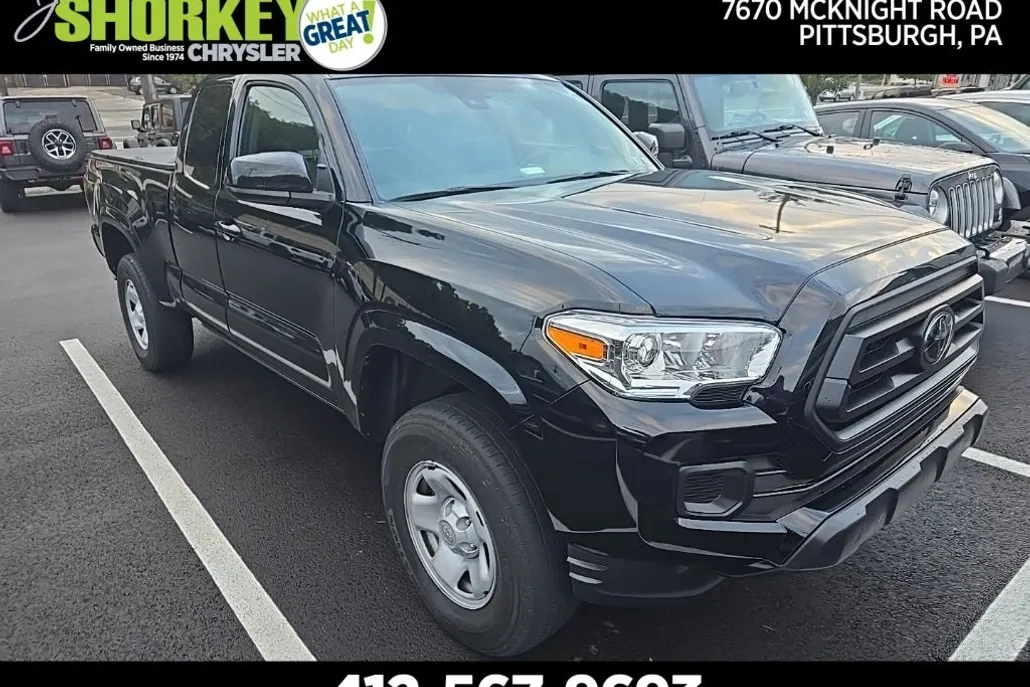 2023 Toyota Tacoma V6 photo 1