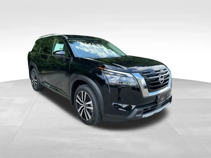 2025 Nissan Pathfinder Platinum photo 1