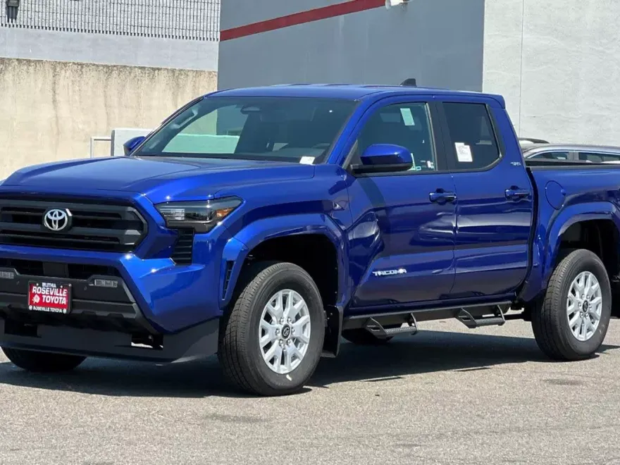 2025 Toyota Tacoma SR5 photo 1