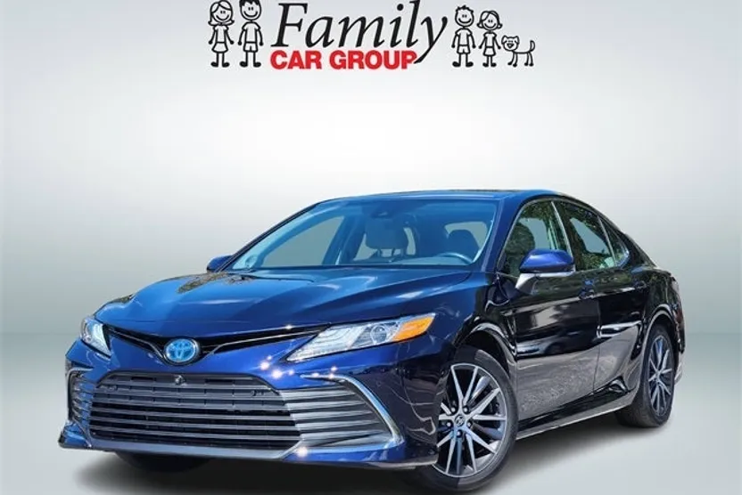 2022 Toyota Camry Hybrid XLE photo 1