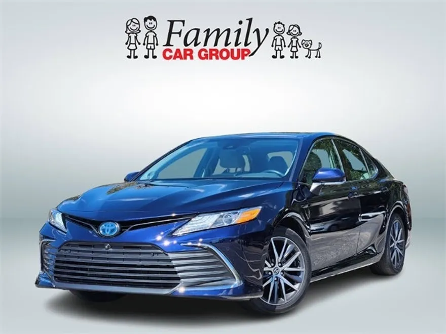 2022 Toyota Camry Hybrid XLE photo 1