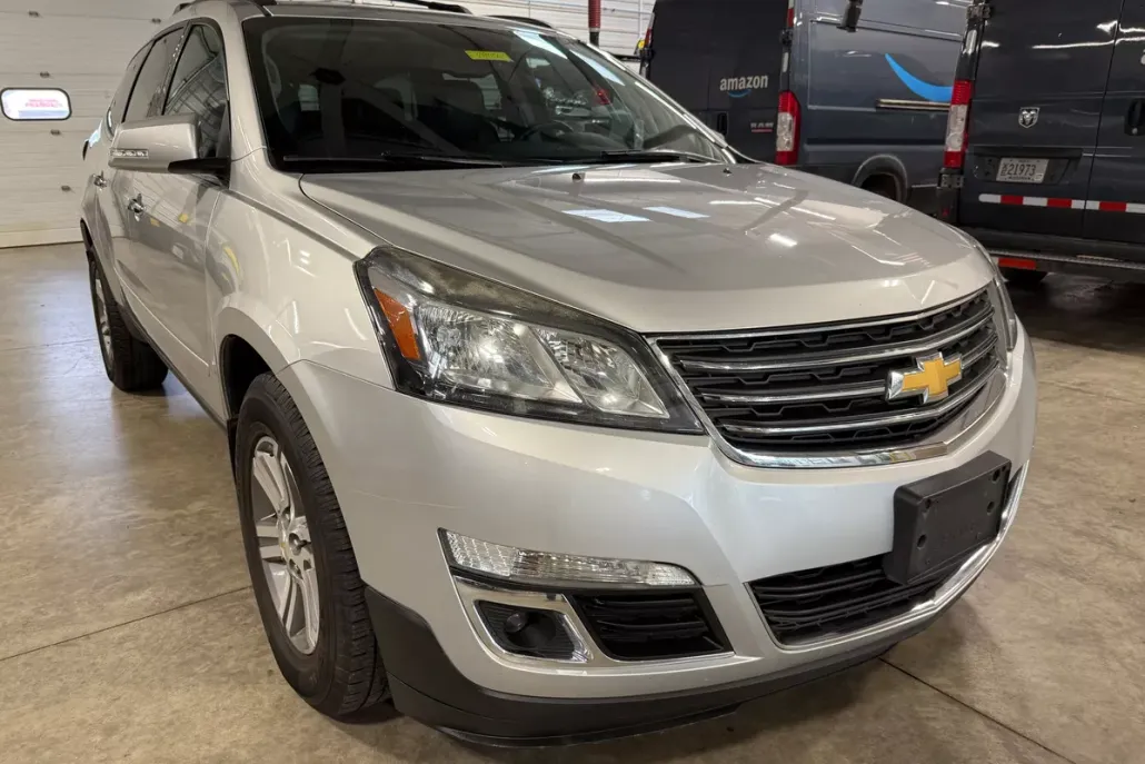 2015 Chevrolet Traverse 2LT photo 1