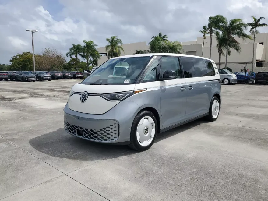 2025 Volkswagen ID. Buzz photo 1