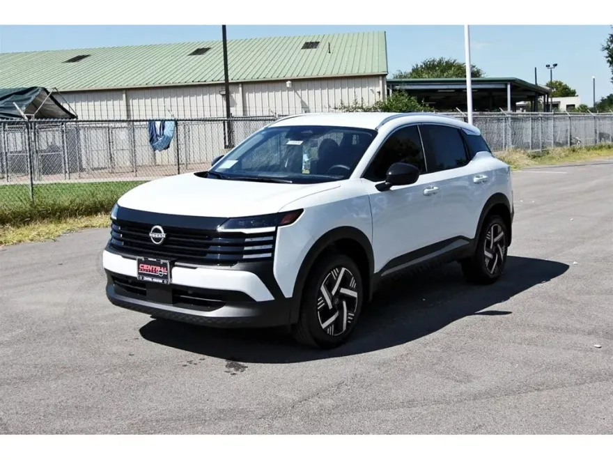 2026 Nissan Kicks SV photo 1