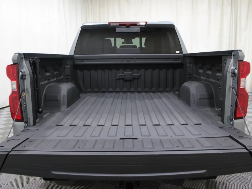 2025 Chevrolet Silverado 1500 RST photo 1