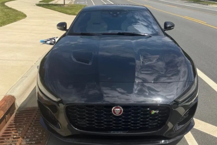 2021 Jaguar F-TYPE R photo 1