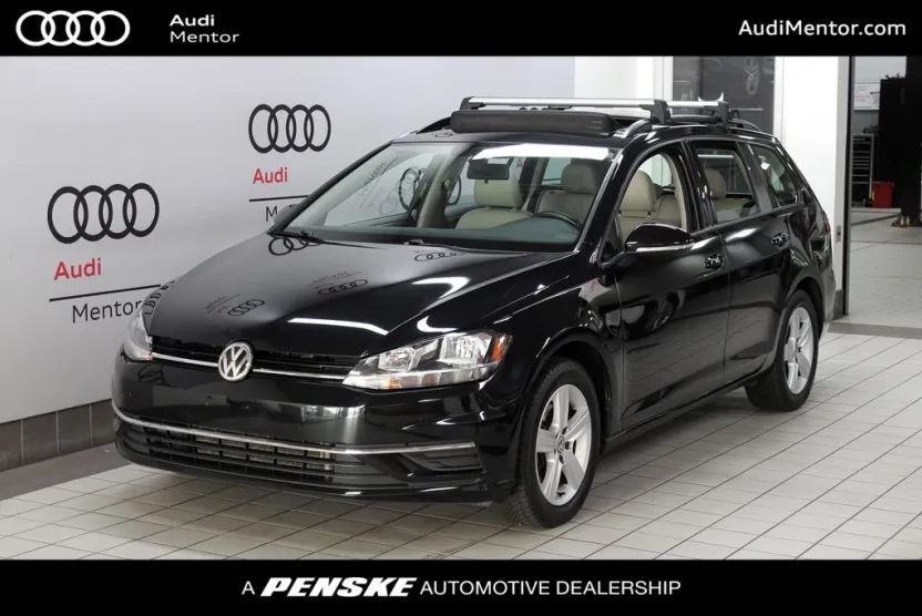 2018 Volkswagen Golf SportWagen SE photo 1
