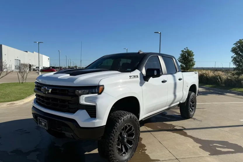 2024 Chevrolet Silverado 1500 LT Trail Boss photo 1