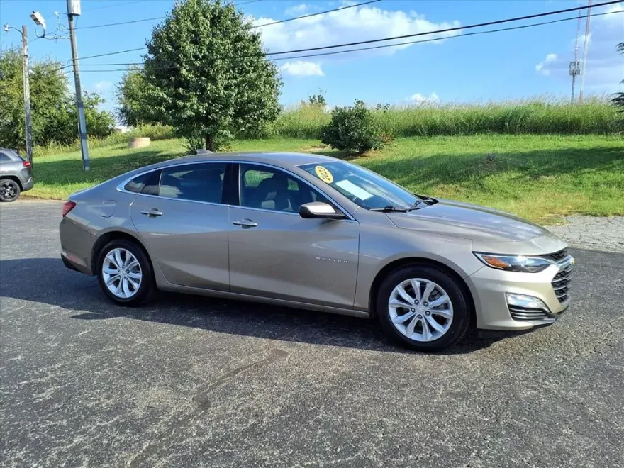 2023 Chevrolet Malibu 1LT photo 1