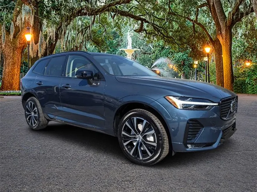 2025 Volvo XC60 B5 Plus photo 1