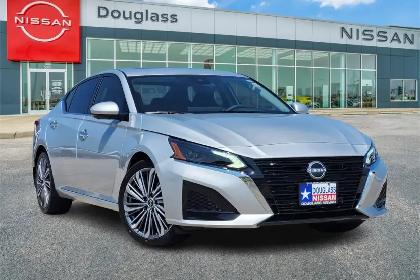2025 Nissan Altima 2.5 SL photo 1