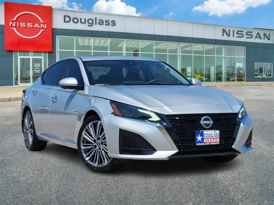 2025 Nissan Altima 2.5 SL photo 1