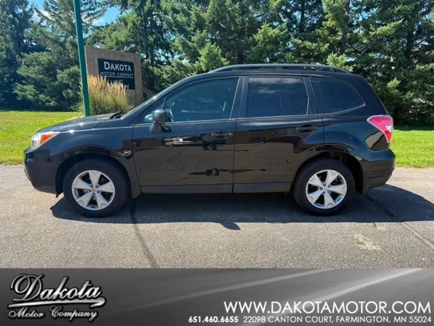 2016 Subaru Forester 2.5i photo 1