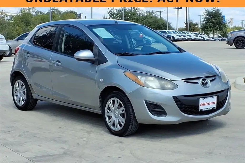 2013 Mazda Mazda2 Sport photo 1