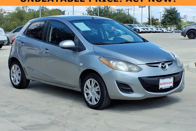 2013 Mazda Mazda2 Sport photo 1