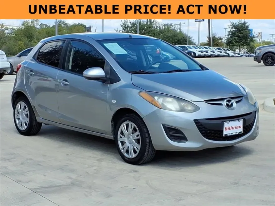 2013 Mazda Mazda2 Sport photo 1