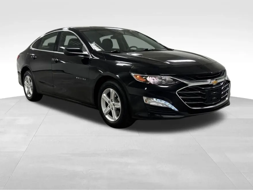 2023 Chevrolet Malibu 1LT photo 1