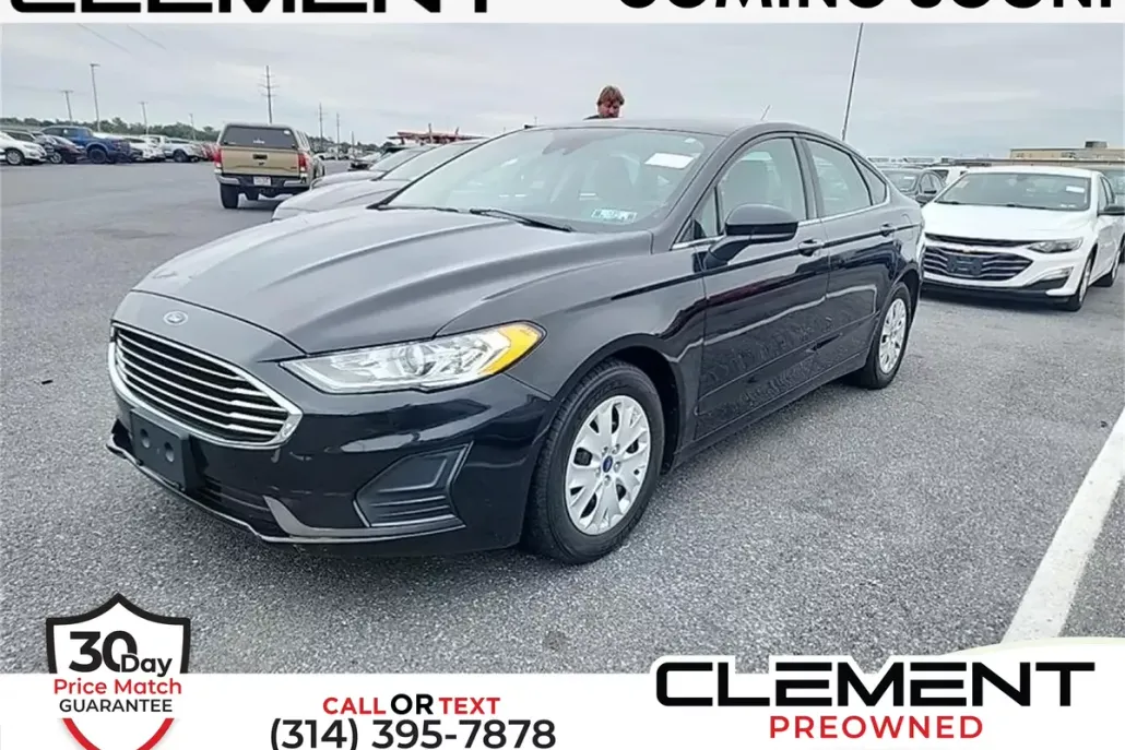 2019 Ford Fusion S photo 1