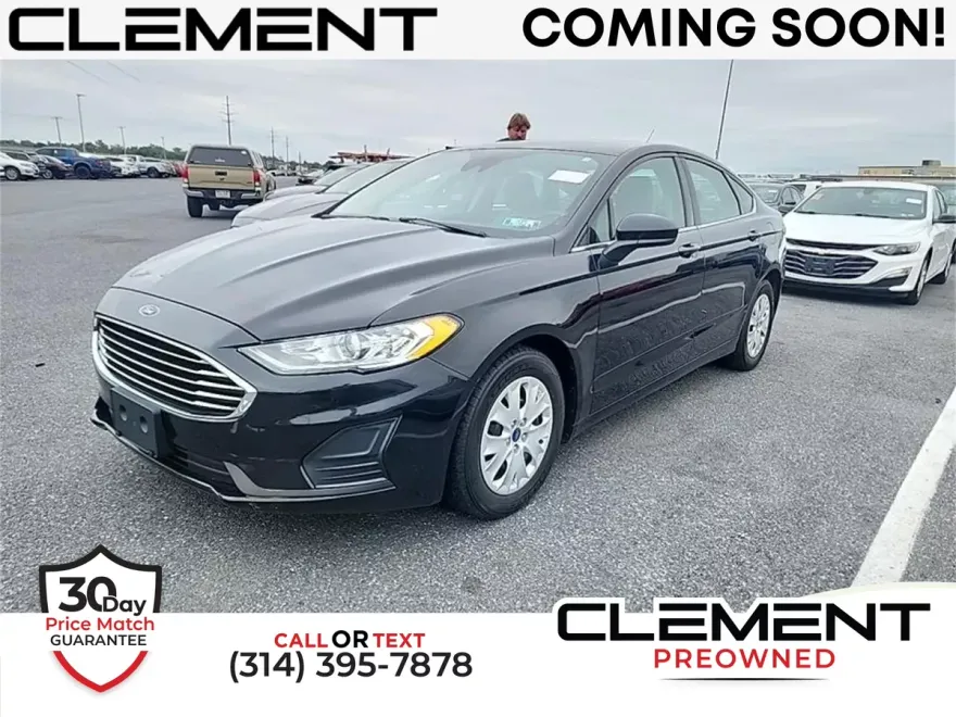 2019 Ford Fusion S photo 1
