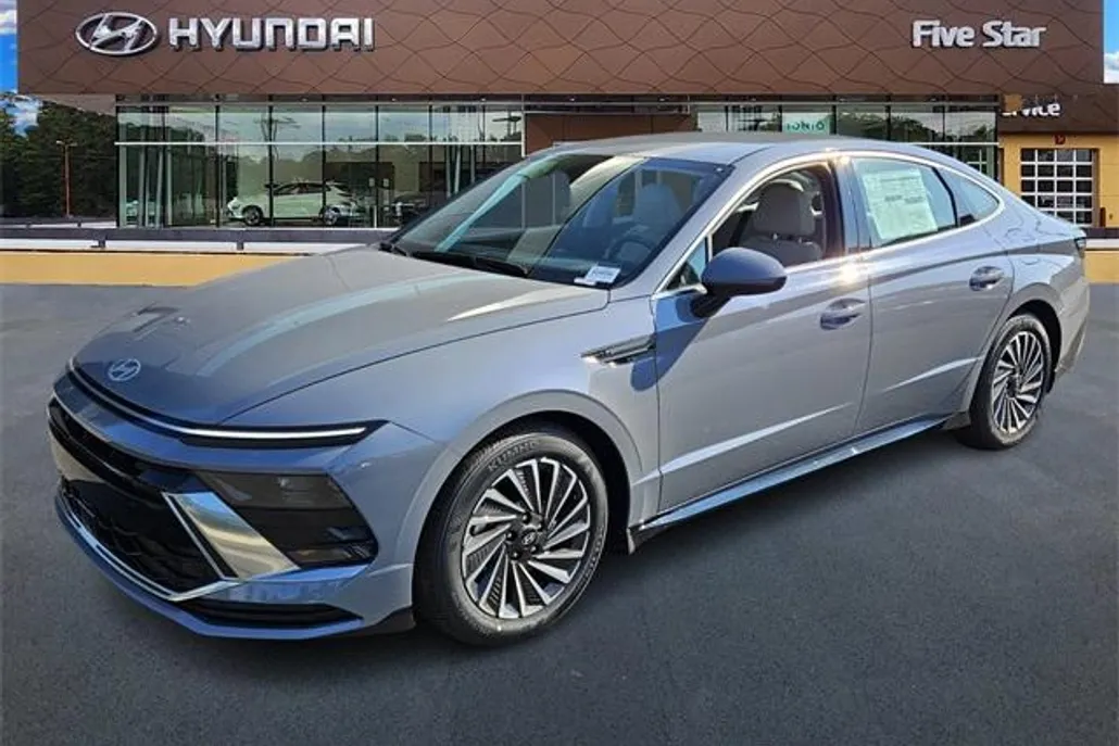 2025 Hyundai Sonata Hybrid SEL photo 1