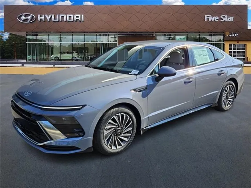 2025 Hyundai Sonata Hybrid SEL photo 1