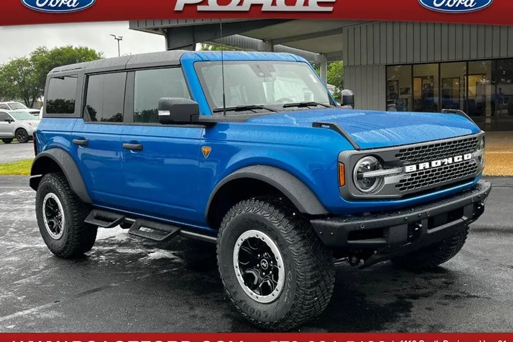 2024 Ford Bronco Badlands photo 1