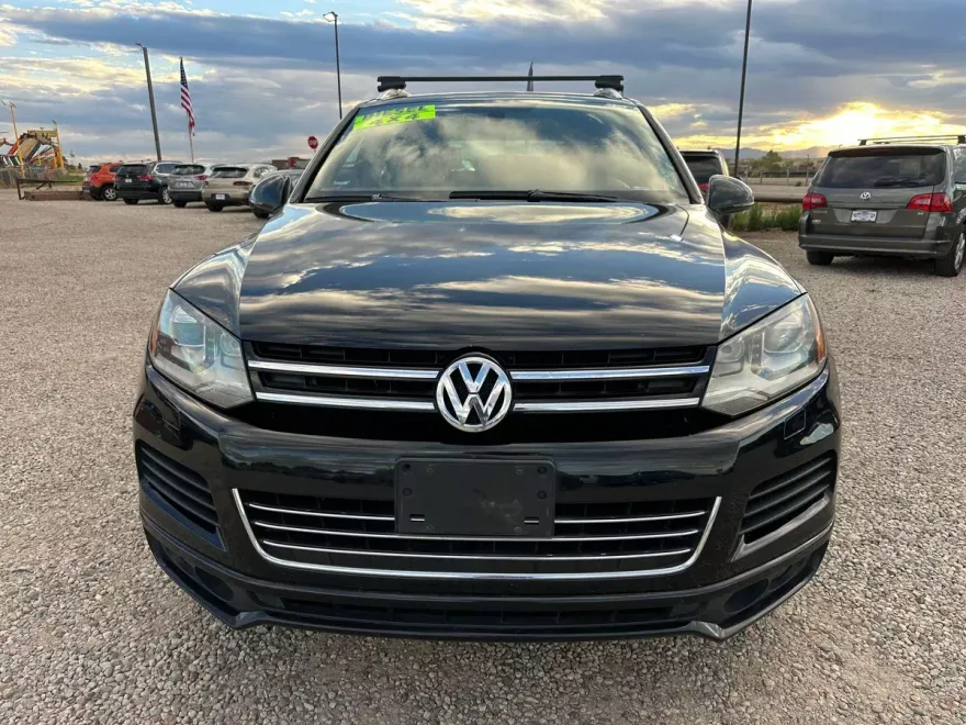 2014 Volkswagen Touareg V6 FSI TDI photo 1
