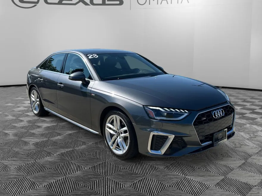 2023 Audi A4 S line Premium Plus 45 TFSI Quattro photo 1
