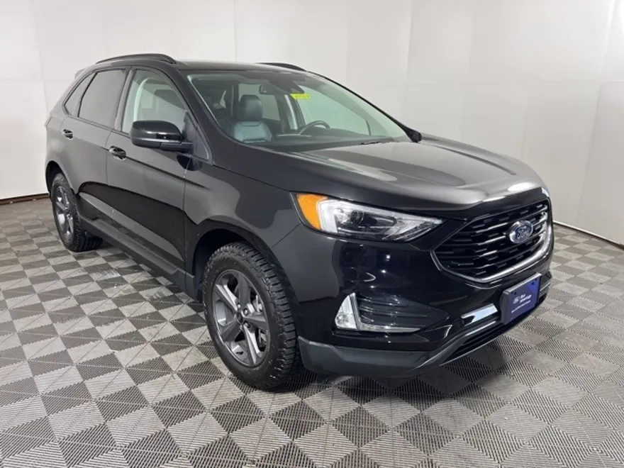 2024 Ford Edge SEL photo 1