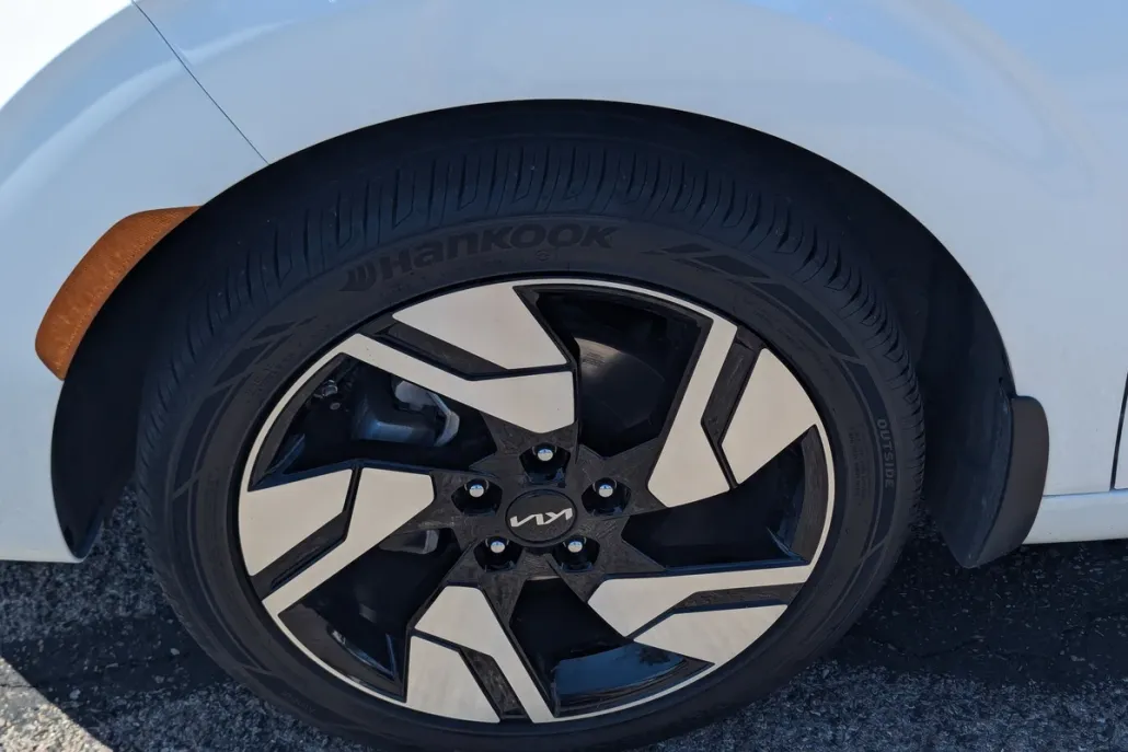 2023 Kia Soul GT-Line photo 1
