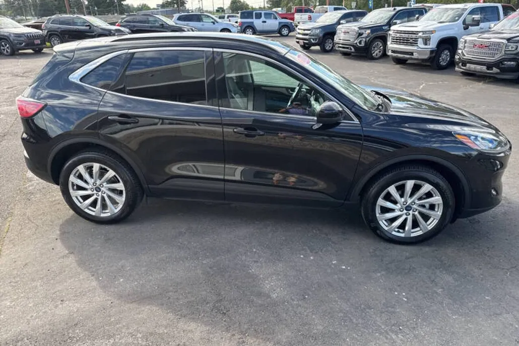 2021 Ford Escape Titanium Sport photo 1