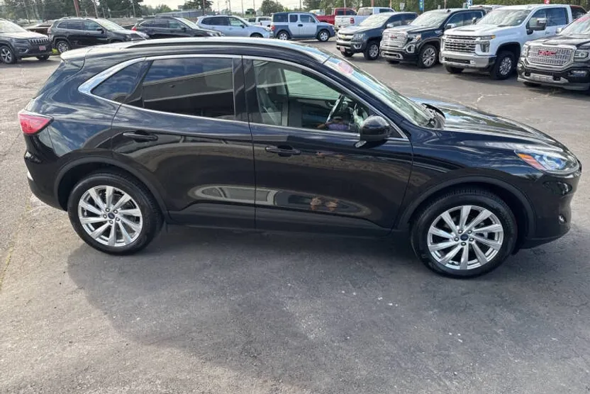 2021 Ford Escape Titanium Sport photo 1