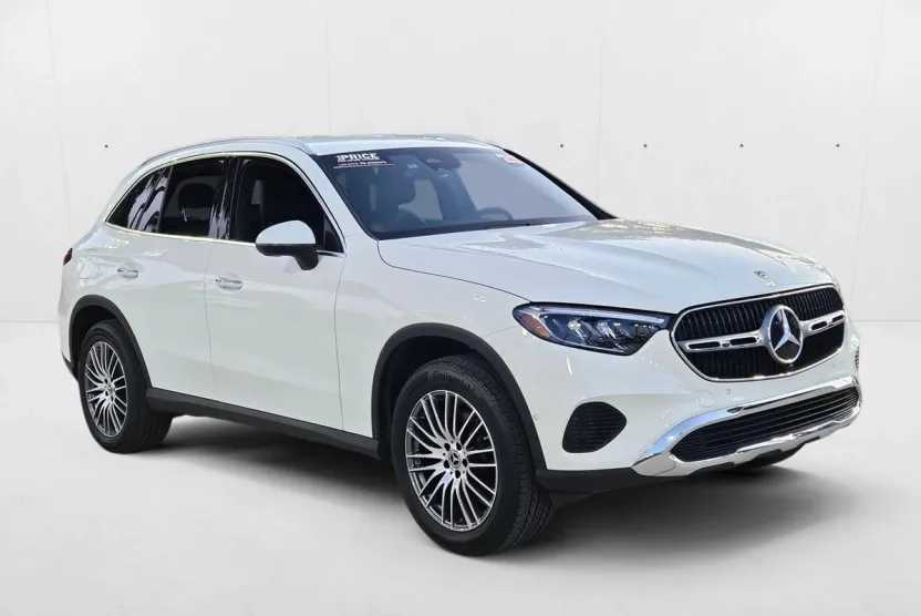 2025 Mercedes Benz GLC 300 photo 1