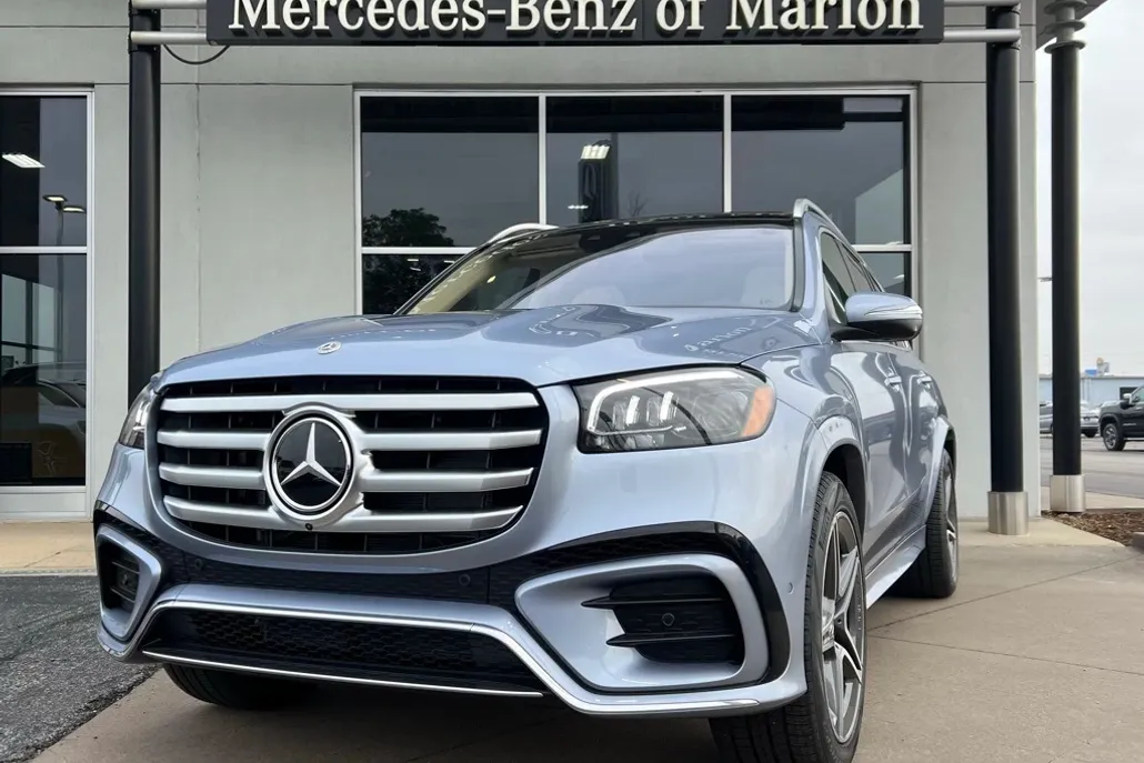2026 Mercedes Benz GLS 450 4MATIC photo 1