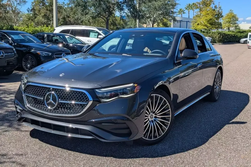 2025 Mercedes Benz E 350 4MATIC Sedan photo 1