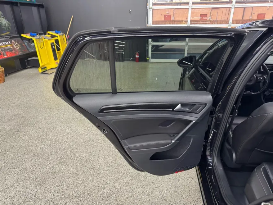 2018 Volkswagen Golf R Base photo 11