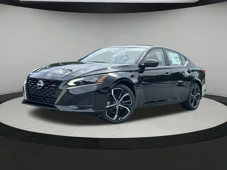 2025 Nissan Altima 2.5 SR photo 1