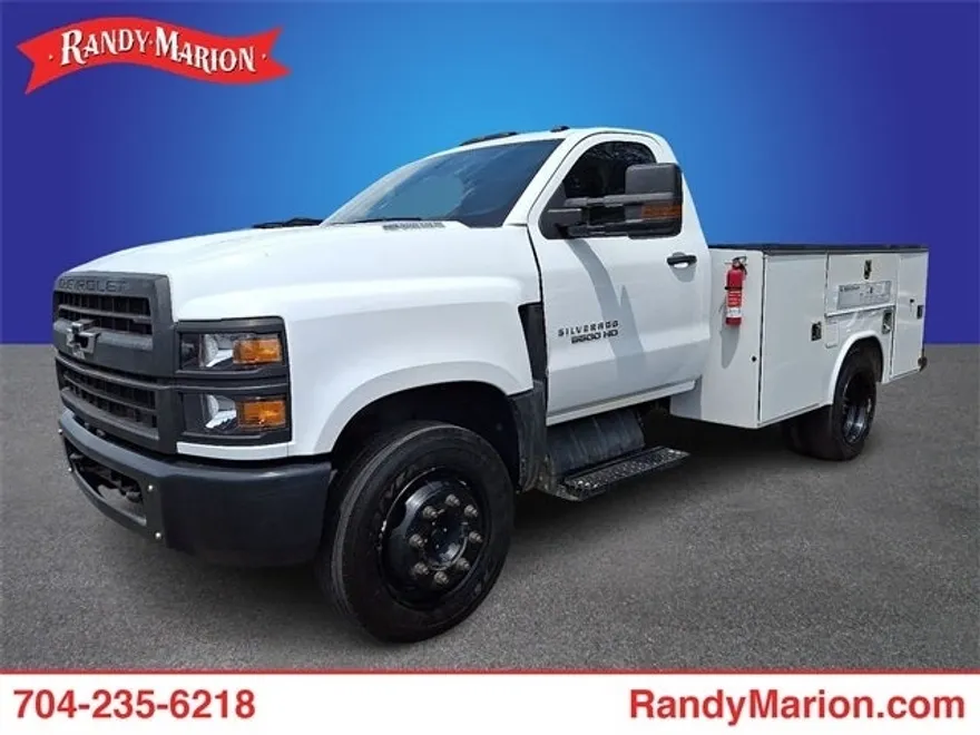 2020 Chevrolet Silverado 5500HD photo 1