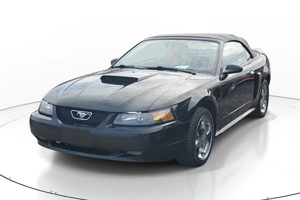 2000 Ford Mustang GT photo 1