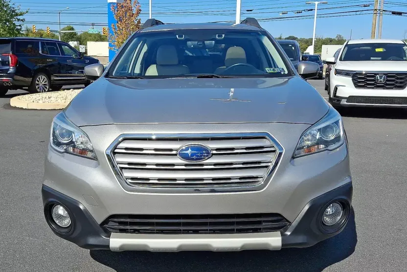 2017 Subaru Outback 2.5i Limited photo 1