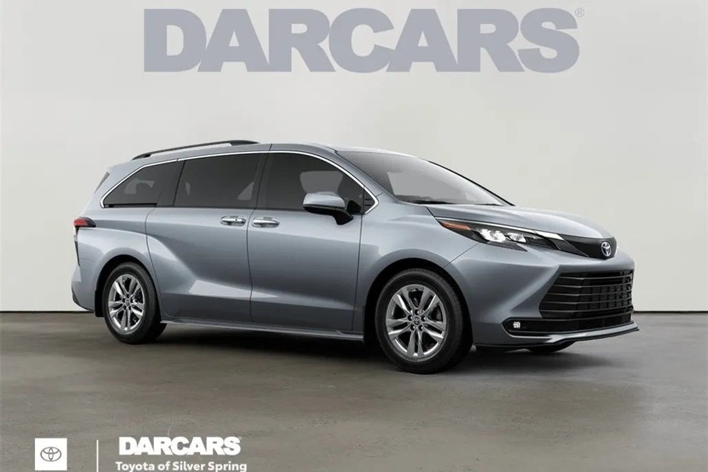 2025 Toyota Sienna XLE photo 1