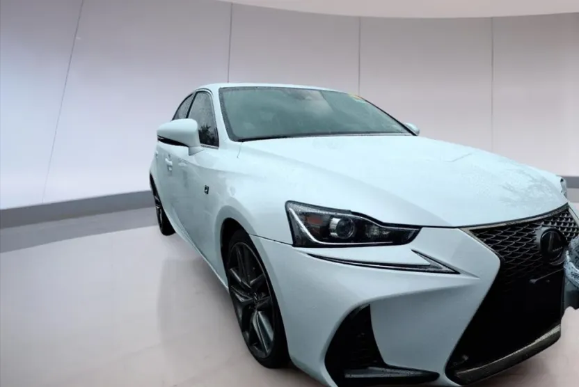 2019 Lexus IS 300 photo 1