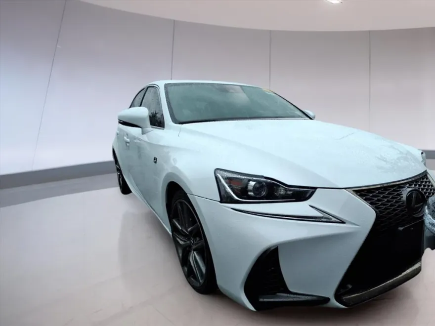 2019 Lexus IS 300 photo 1