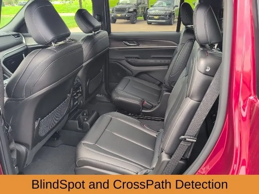 2025 Jeep Grand Cherokee Limited photo 1