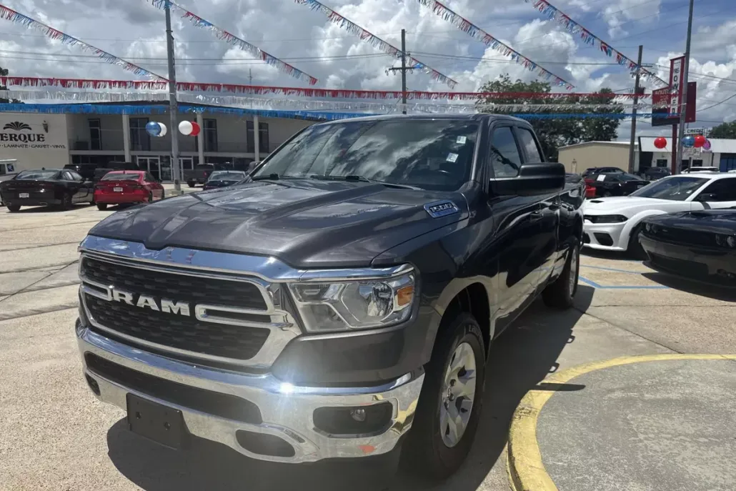 2019 Ram 1500 Laramie photo 1