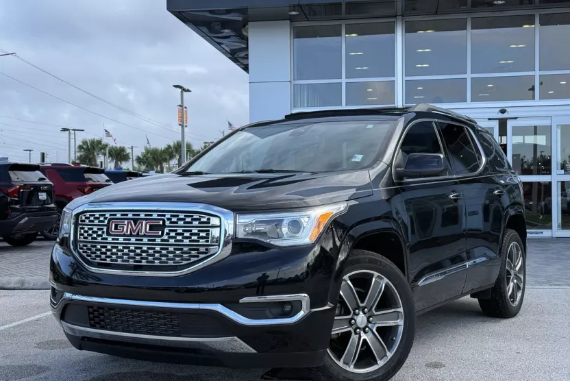 2019 Gmc Acadia Denali photo 1