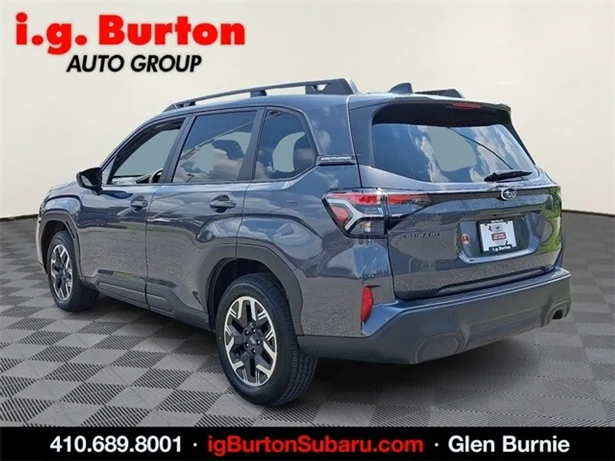 2025 Subaru Forester Premium photo 1