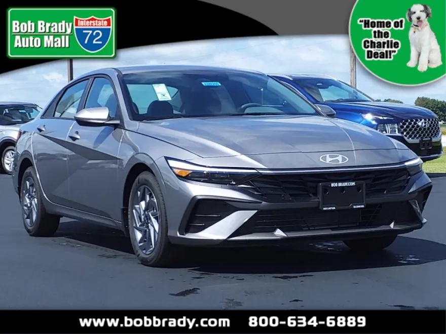 2024 Hyundai Elantra SEL photo 1