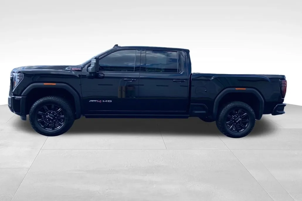 2025 Gmc Sierra HD AT4 photo 1