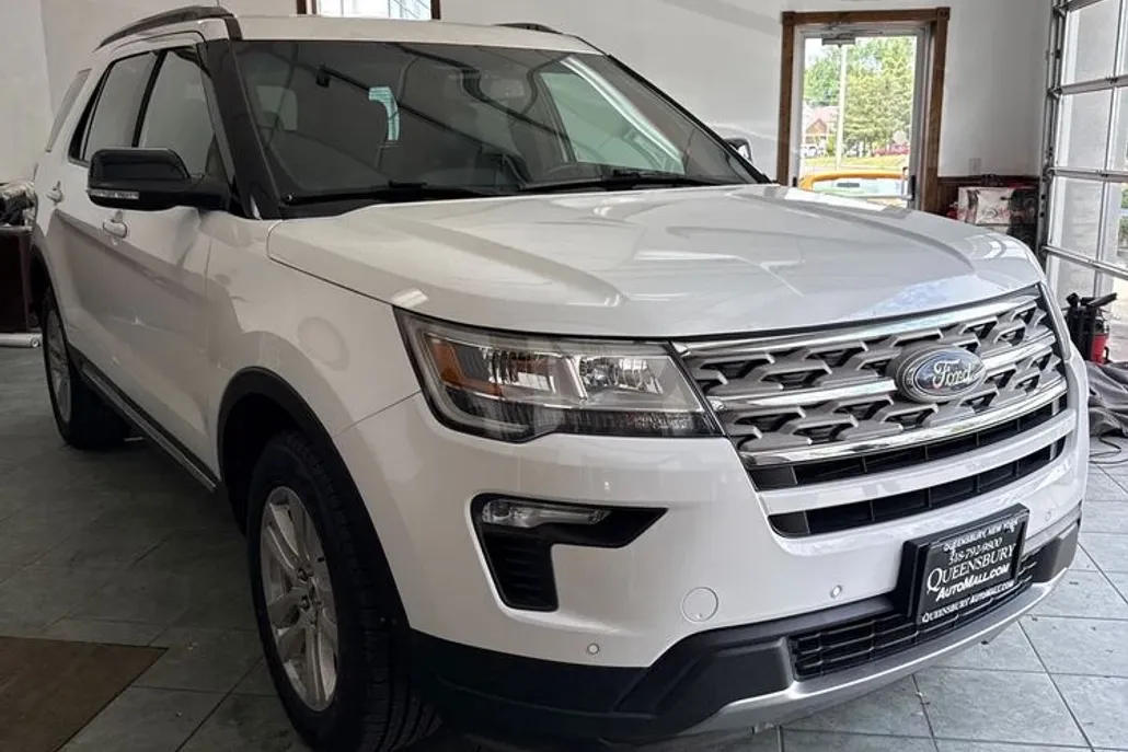 2018 Ford Explorer XLT photo 1